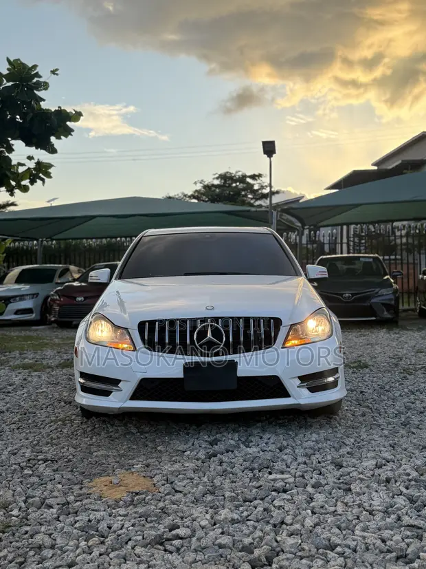 Mercedes-Benz C300 2013 White - 1