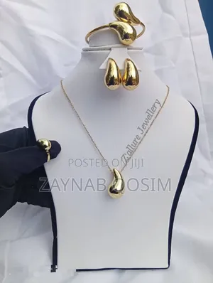 Tear Drop Jewelry Set - Zinariya