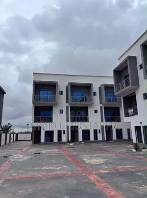 4 Bedroom Townhouse/Terrace in Gaduwa for Sale