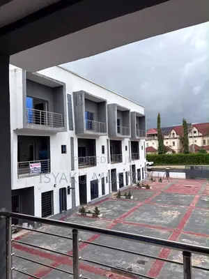 4 Bedroom Townhouse/Terrace in Gaduwa for Sale