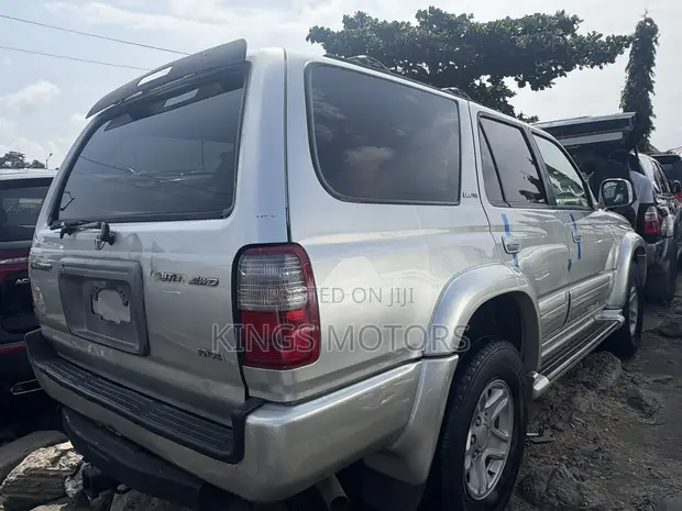 Toyota 4Runner 2002 Limited 4WD V6 Silver - 1