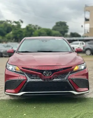 Toyota Camry SE 2022 Red - Foreign Used
