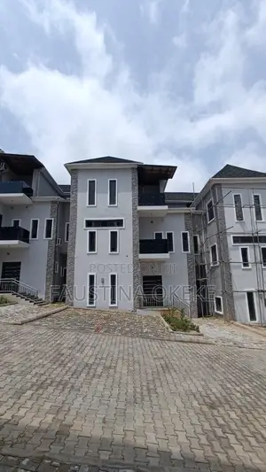 Gidan Terrace 5 Bedroom na Siyarwa a Guzape, Abuja