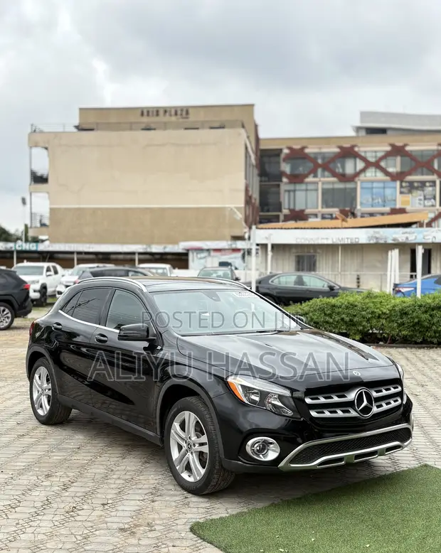 Mercedes-Benz GLA250 4MATIC 2018 - Foreign Used - 1