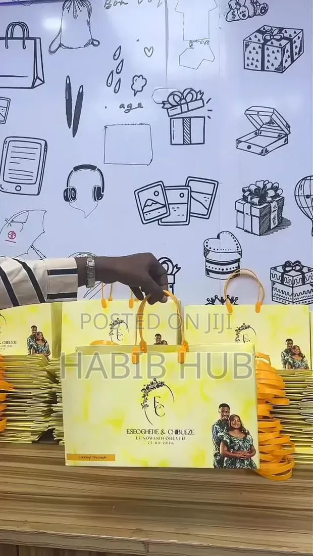 Customized Paper Gift Bags for All Occasions - 1