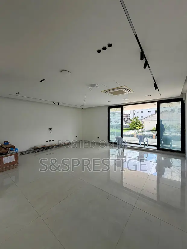 5-Bedroom Luxury Duplex don sayarwa, Banana Island - 1