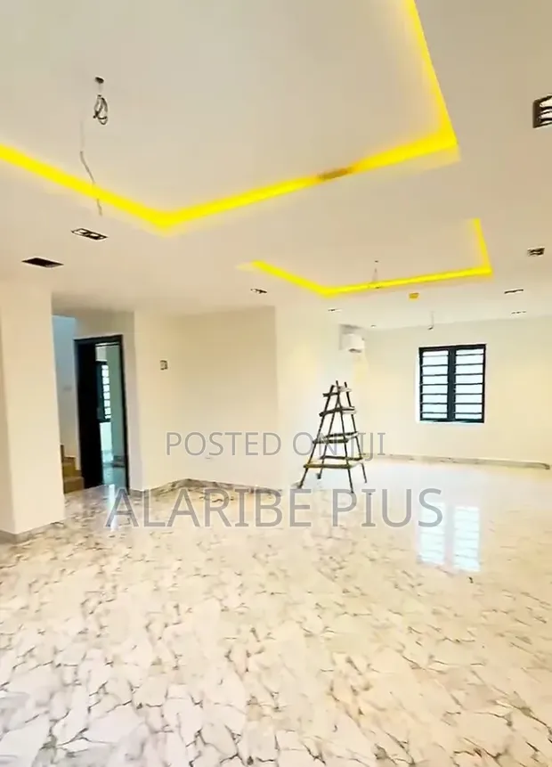 4 Bedroom Mansion a Cikin Estate, Ikeja Don Siyarwa - 1