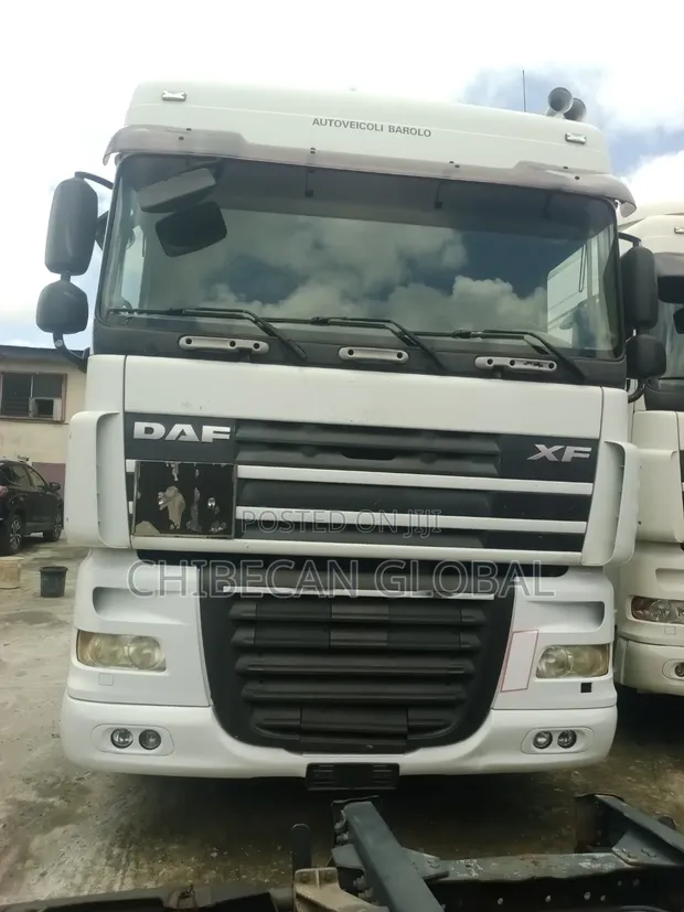 DAF 105.460 Tractor Unit 2010 White - 1