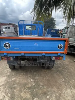 Toyota Dyna Truck 2004 Blue