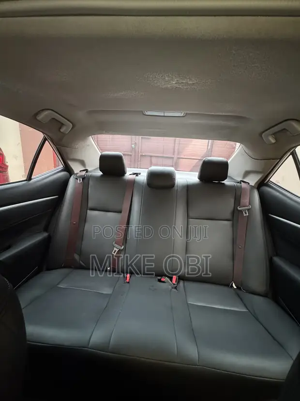 2018 Toyota Corolla LE Eco Hybrid Fari - 1