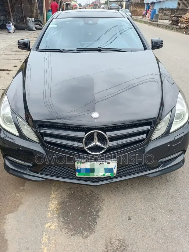 Mercedes-Benz E350 2012 Black - 1