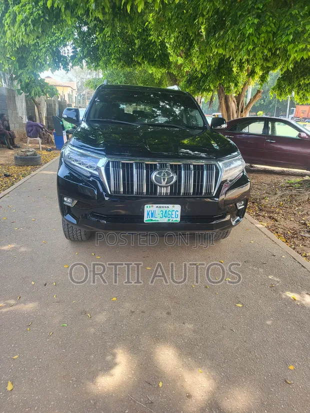 Toyota Land Cruiser Prado 2015 Black - 1