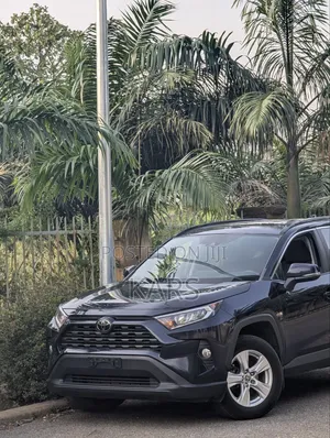 Toyota RAV4 2021 XLE