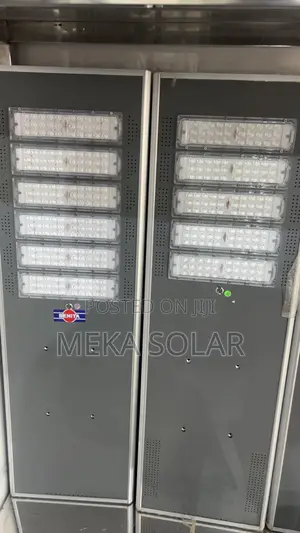 Benita 500W All-in-One Solar Streetlight (Industrial)