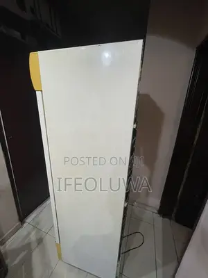 Commercial Display Chiller Fridge - Beverage Cooler