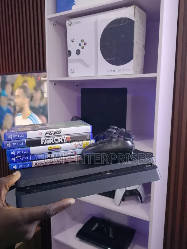 PlayStation 4 Slim Na Biyu - Da Wasanni 5, Controller 1 - 1