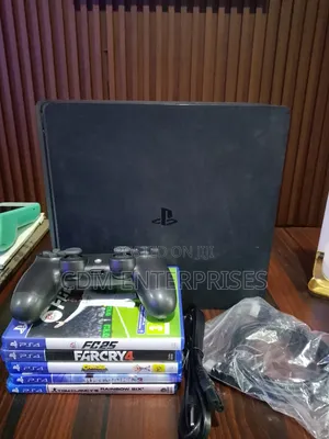 Used PlayStation 4 Slim - 5 Games, 1 Controller