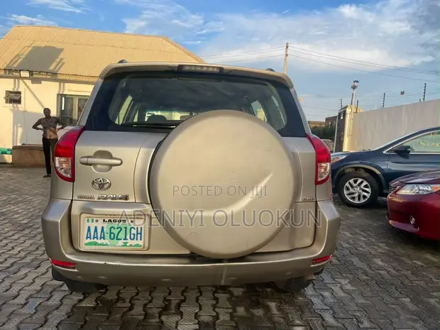 Toyota RAV4 2.0 4x4 VX 2007 Gold - 1
