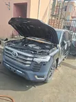 Toyota Land Cruiser 2005 Exterior Upgrade to 2023-2024 Model - 2