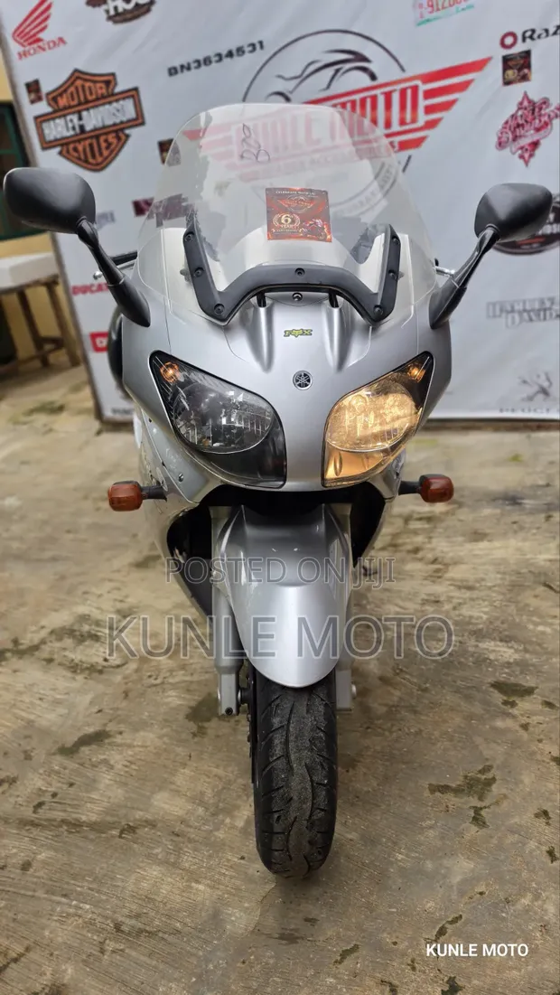 Yamaha 2005 Touring Motorcycle - Gray - 1