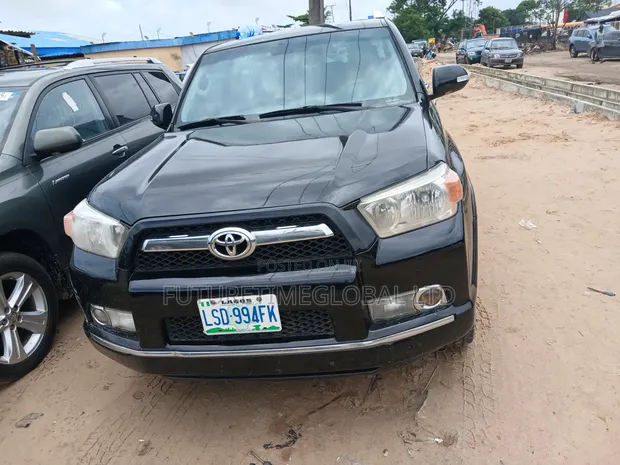 Toyota 4-Runner 2011 Black - 1