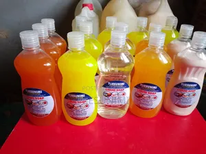 Mai Samar da Kayan Wanke-Wanke a Ibadan