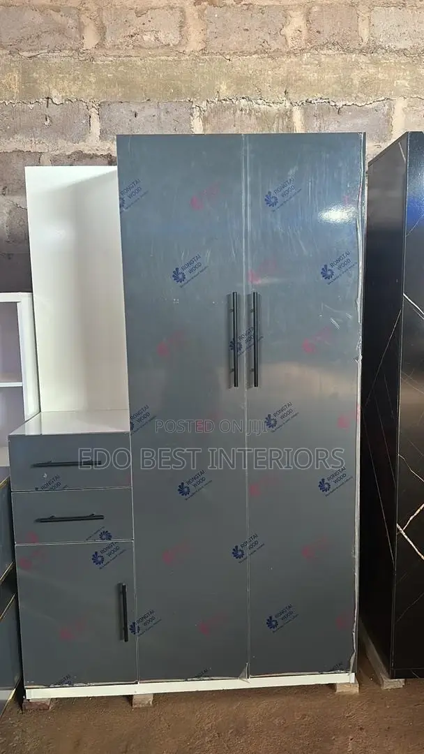 Home Interiors 4x6 Wardrobe with Mirror - 1