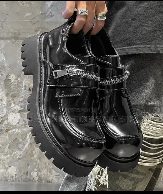 UrbanEdge Men's Black Patent Leather Platform Boots - 1