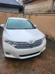 Toyota Venza XLE 2010 White - 3