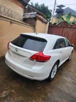 Toyota Venza XLE 2010 White - 5
