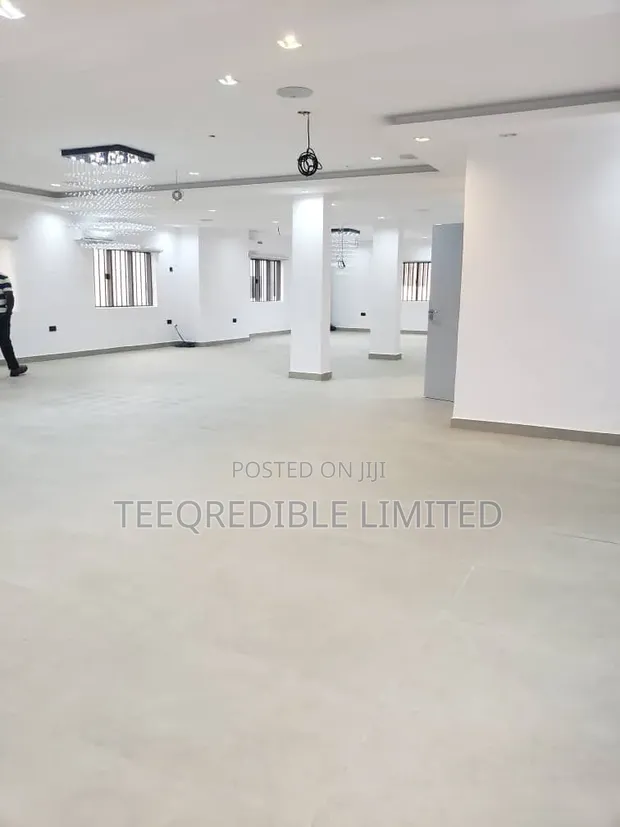 Serviced 160sqm Office Space for Lease, 2nd Floor with Elevator - 1