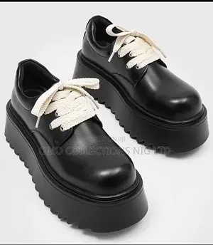 UrbanEdge Women's Black Faux Leather Platform Oxford Shoes - Brand New