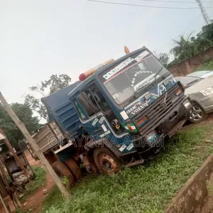 Babbar Motar Dump ta Volvo FL