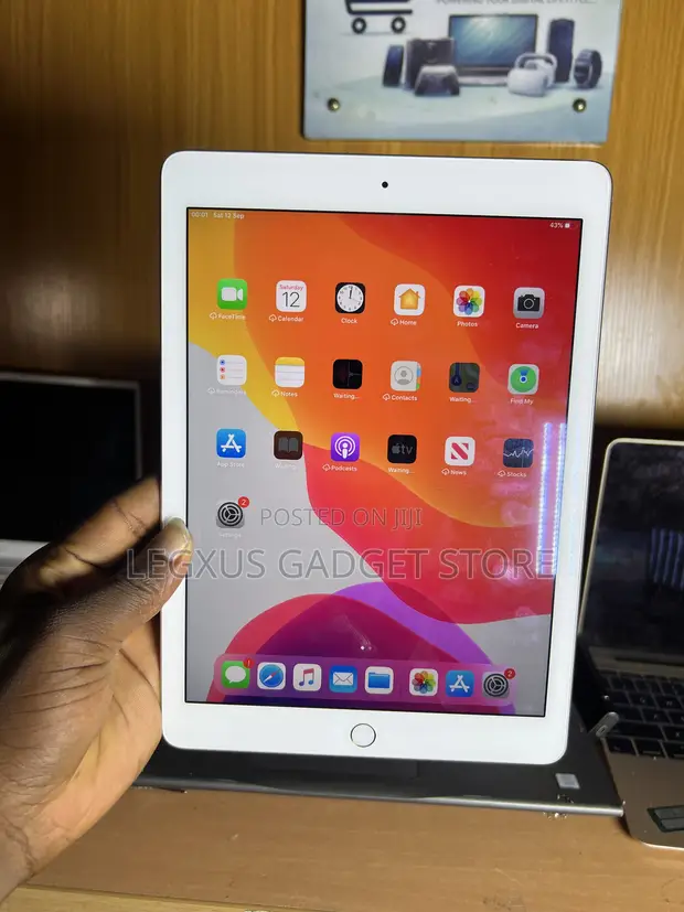 Apple iPad Air 2 64GB Silver - 1