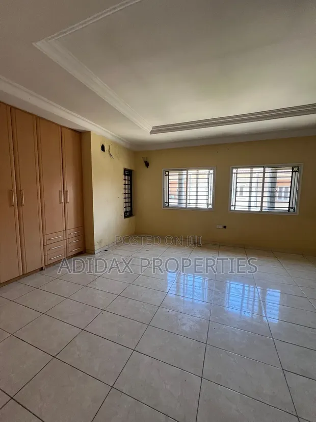 5-Bedroom Duplex with BQ for Rent in Royal Pine, Chevron - 1