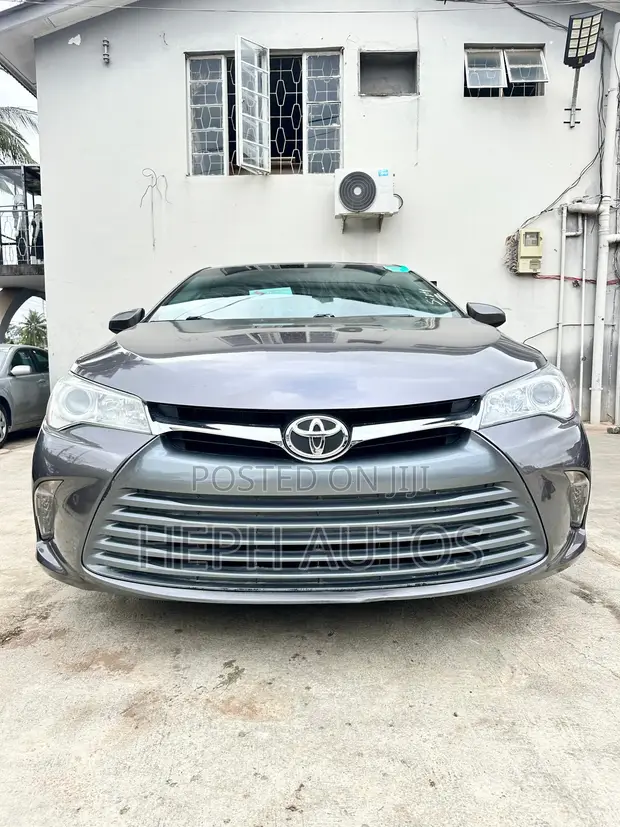 2016 Toyota Camry XLE V6 Sedan - Gray - 1