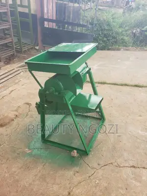 Maize Shelling Machine - 500kg/hr Capacity