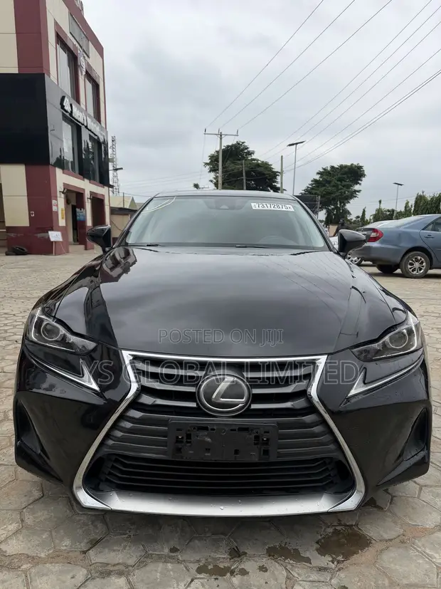 Lexus IS 200t 2017 Black - 1
