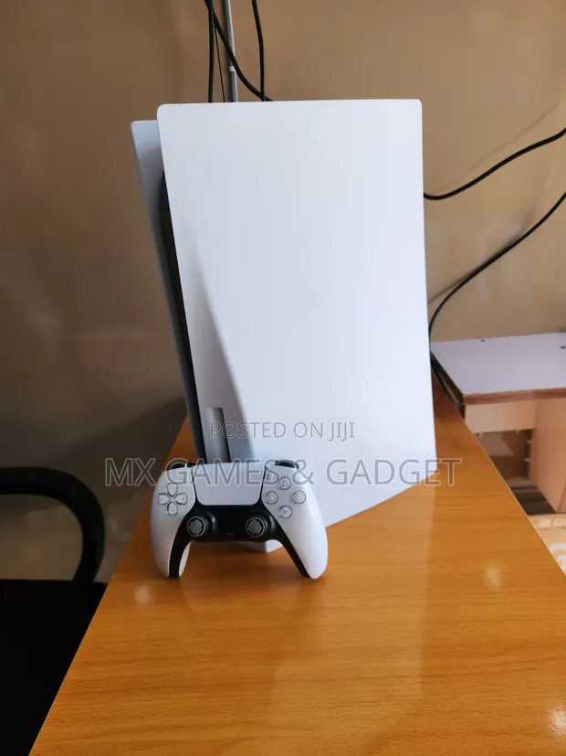 Playstation 5 Fat UK Na Amfani da Kwamfuta - 1