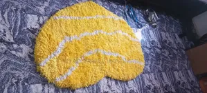 Handmade Love Shaped Shaggy Rug - Yellow da Fararen Lines