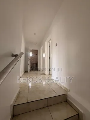 4-Bedroom Townhouse/Terrace a Brains and Hammers, Life Camp don siye