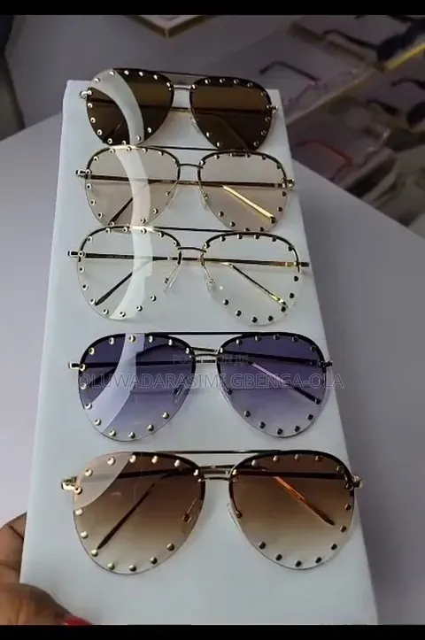 Trendy Vision Luxury Fashion Glasses - Gold Frame - 1