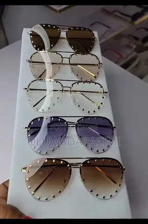 Trendy Vision Luxury Fashion Glasses - Gold Frame