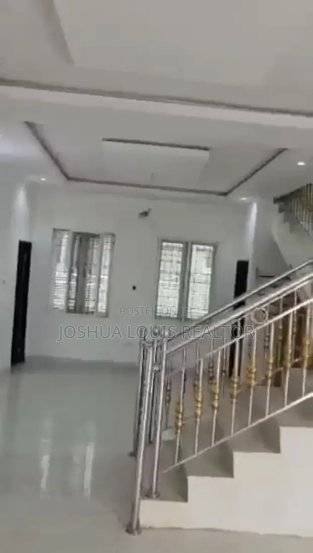 4 Bedroom Duplex for Sale a cikin River Park Estate, Lugbe - 1