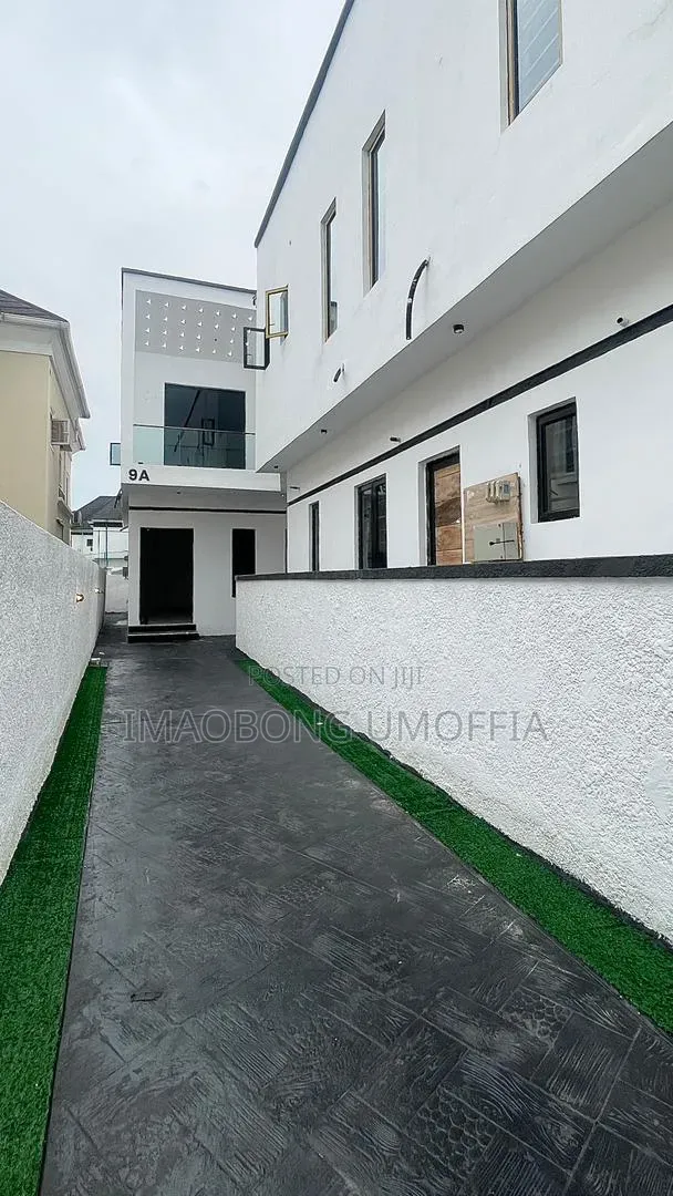 4 Bedroom Semi-Detached Duplex in Chevron - 1