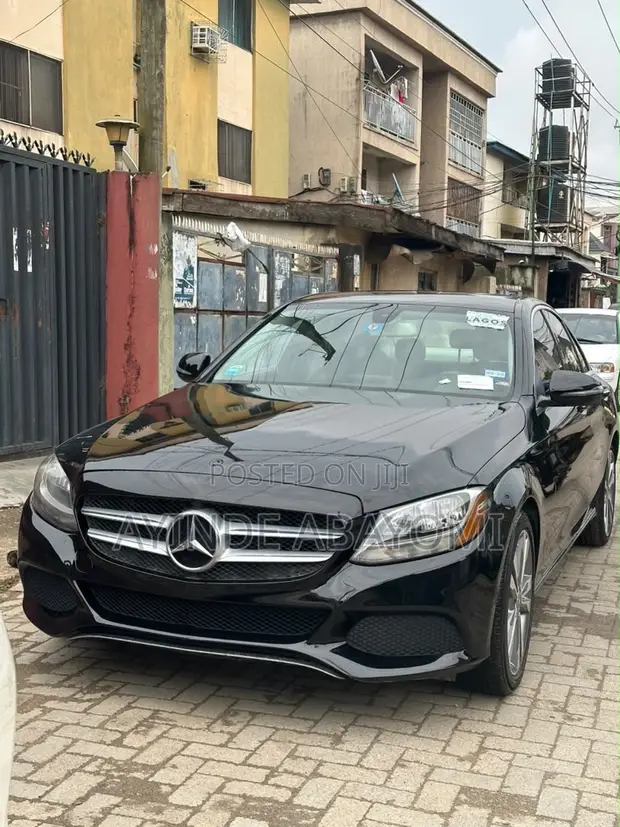 2017 Mercedes-Benz C300 Black - 1