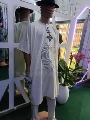 White Dansiki - Men's Traditional Nigerian Attire