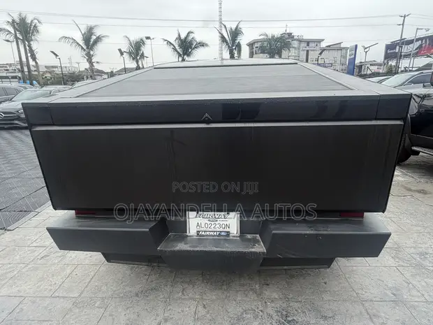 Tesla Cybertruck AWD 2024 - 1