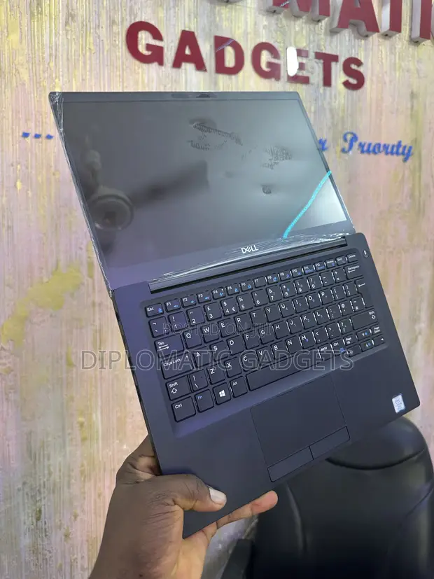 Dell Latitude 5400 Laptop - Core i5, 8GB RAM, 256GB SSD - 1