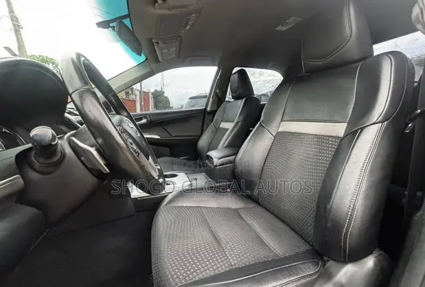 2014 Toyota Camry SE 2.5L Black - 1